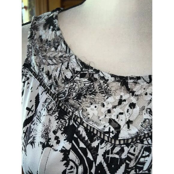 C Est. 1946 Womens Blouse — Medium - Picture 10 of 12